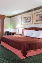 Hotel Howard Johnson Lenox photo 1