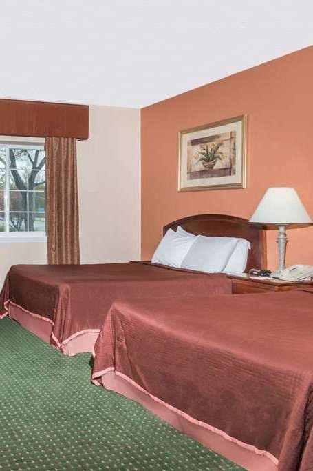 Hotel Howard Johnson Lenox photo 2