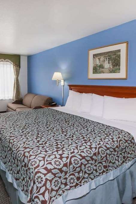 Hotel Days Inn by Wyndham Holland photo 1