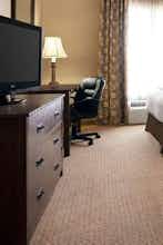 Hotel Days Inn And Suites Strathmore photo 4