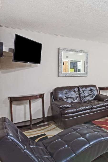 Hotel Super 8 by Wyndham Nashville/ Dntn/ Opryland Area photo 5