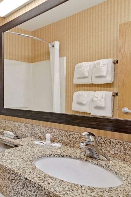 Hotel Microtel Charleston WV photo 3