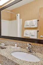 Hotel Microtel Charleston WV photo 3