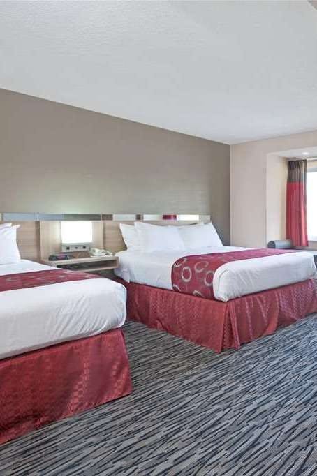 Hotel Microtel Charleston WV photo 1