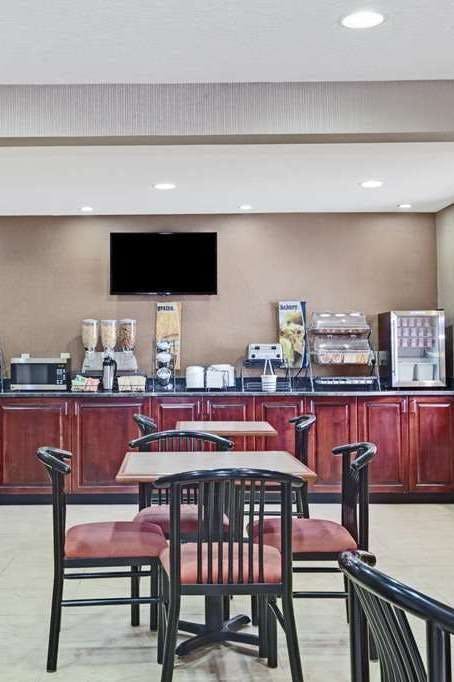 Hotel Microtel Charleston WV photo 5