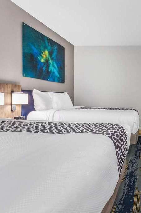 Hotel La Quinta Inn & Suites by Wyndham Galveston West Seawall photo 2