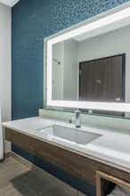 Hotel La Quinta Inn & Suites by Wyndham Galveston West Seawall photo 4