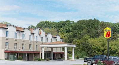 Super 8 by Wyndham Beaver Falls