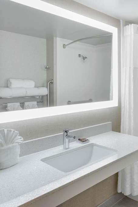 Hotel Wingate by Wyndham Tinley Park photo 3