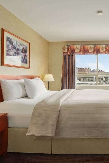Hotel Days Inn by Wyndham Vancouver Airport photo 1