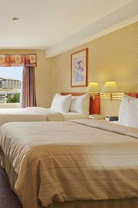 Hotel Days Inn by Wyndham Vancouver Airport photo 2
