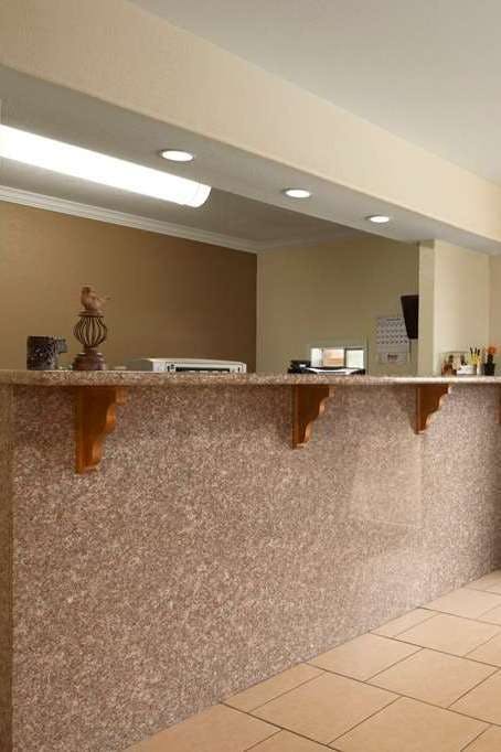 Hotel Super 8 by Wyndham Pleasanton photo 5