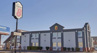 Super 8 by Wyndham Wichita Airport