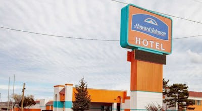 Howard Johnson by Wyndham Gallup