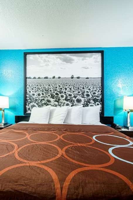 Hotel Super 8 by Wyndham Wichita Airport photo 1