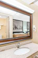 Hotel Super 8 by Wyndham Wichita Airport photo 4