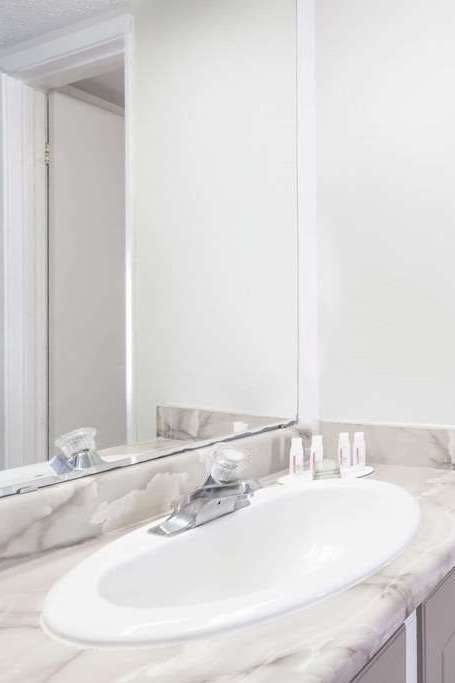 Hotel Super 8 by Wyndham Guelph photo 3