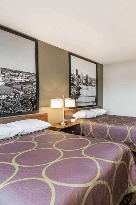 Hotel Super 8 Bedford photo 2