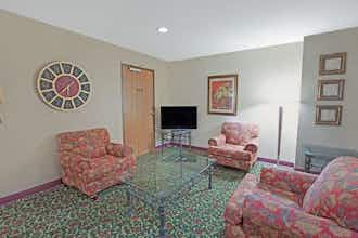 Hotel Baymont Richmond photo 4