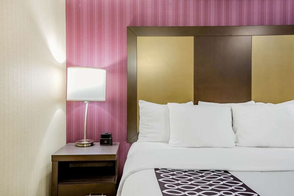 Hotel La Quinta Inn & Suites by Wyndham Newark - Elkton photo 3