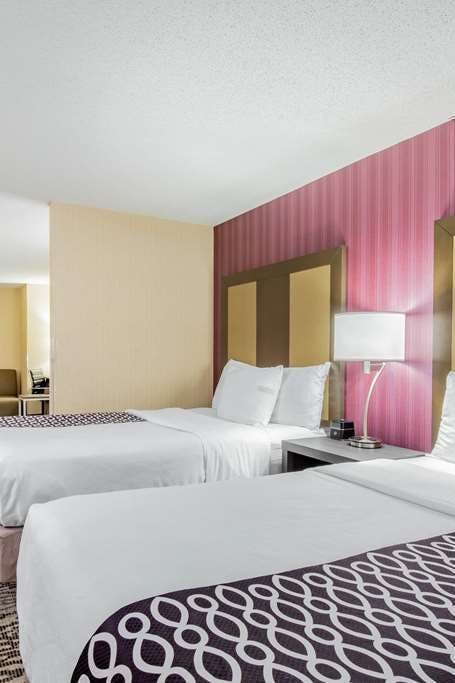 Hotel La Quinta Inn & Suites by Wyndham Newark - Elkton photo 2