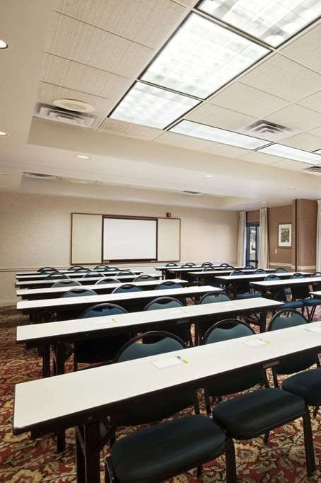 Hotel Days Inn Suites Cedar Rapids photo 5