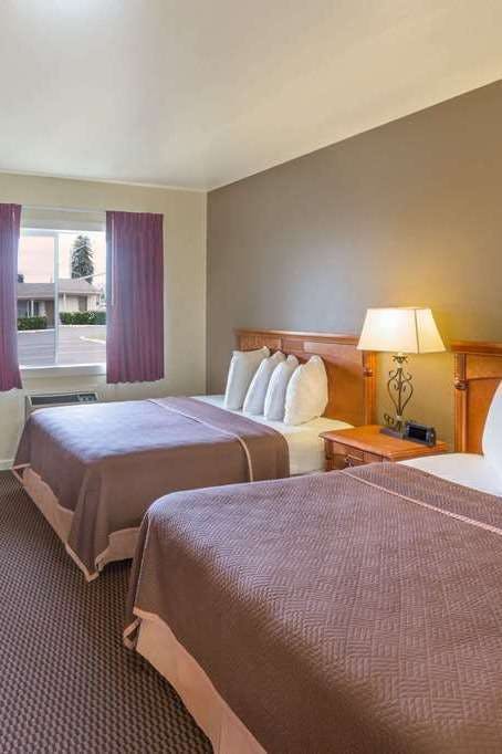 Hotel Travelodge by Wyndham Santa Rosa Wine Country photo 2