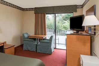 Hotel Travelodge by Wyndham San Clemente Beach photo 3