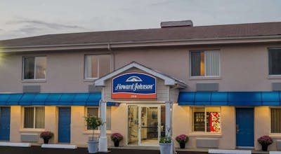 Howard Johnson by Wyndham Springfield