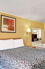 Hotel Days Inn Knoxville West photo 1