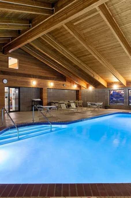 Hotel AmericInn by Wyndham Merrill photo 5