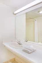 Hotel Baymont Sandusky photo 3