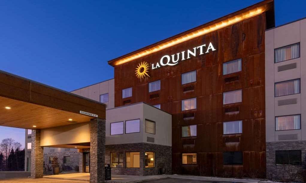 La Quinta Inn & Suites by Wyndham Anchorage Airport