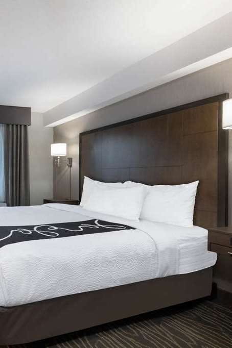 Hotel La Quinta Inn & Suites by Wyndham Anchorage Airport photo 1