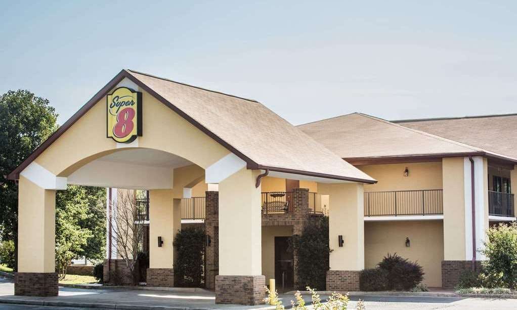 Super 8 by Wyndham Lavonia