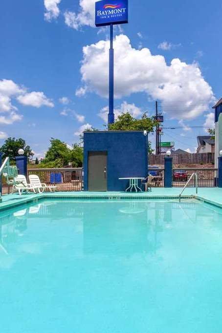 Hotel Baymont by Wyndham McDonough photo 4