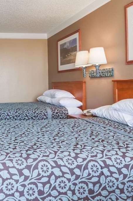 Hotel Days Inn by Wyndham Hillsboro TX photo 2