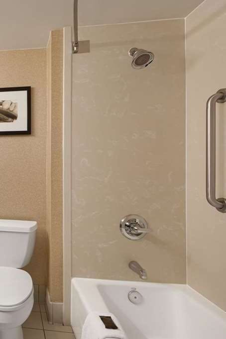 Hotel Wingate by Wyndham Wilmington photo 3