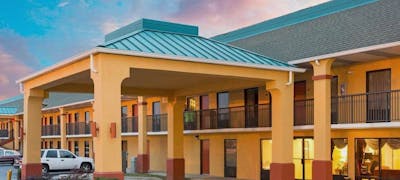 Super 8 by Wyndham Orangeburg