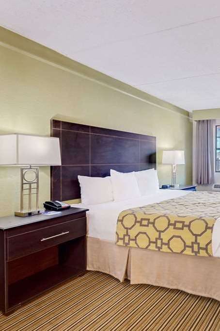 Hotel Baymont by Wyndham Jacksonville Orange Park photo 1