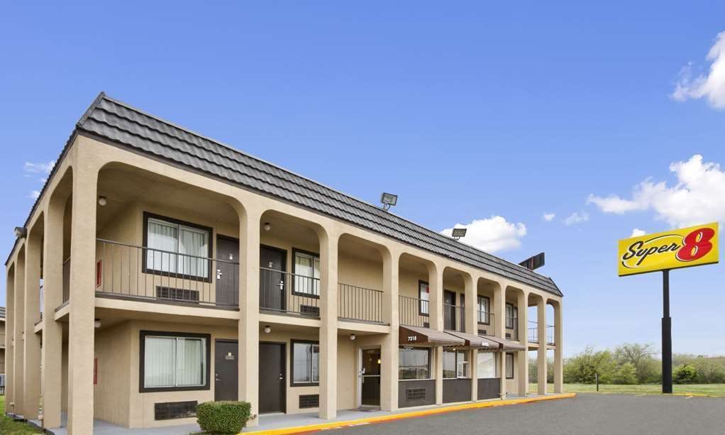Super 8 by Wyndham Fort Worth TX