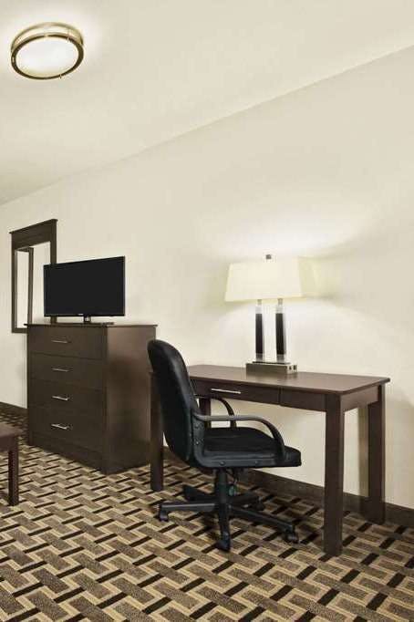 Hotel Super 8 by Wyndham Fort Worth TX photo 3