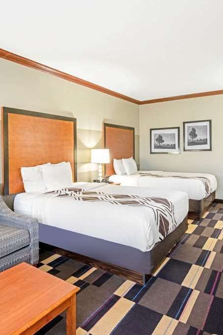 Hotel La Quinta Inn Ste OKC Moore photo 2