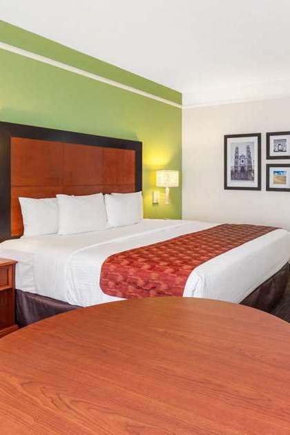 Hotel La Quinta by Wyndham Cd Juarez Near US Consulate photo 1