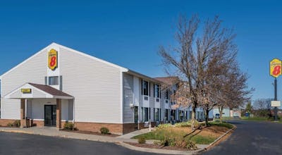 Super 8 by Wyndham Portage