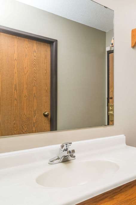 Hotel Super 8 by Wyndham Portage photo 5