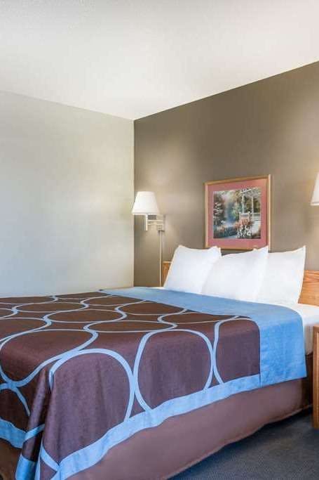 Hotel Super 8 by Wyndham Portage photo 2