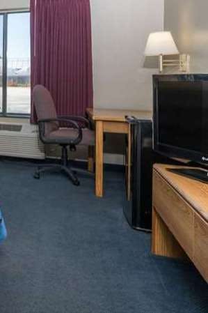 Hotel Super 8 by Wyndham Portage photo 4