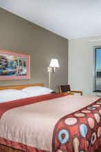 Hotel Super 8 by Wyndham Portage photo 1