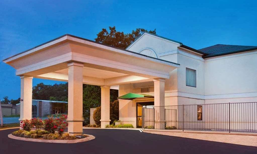 Super 8 by Wyndham Ft. Oglethorpe GA/Chatt TN Area